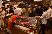 Celebs Pay Last Respects to Superstar Krishna Photos